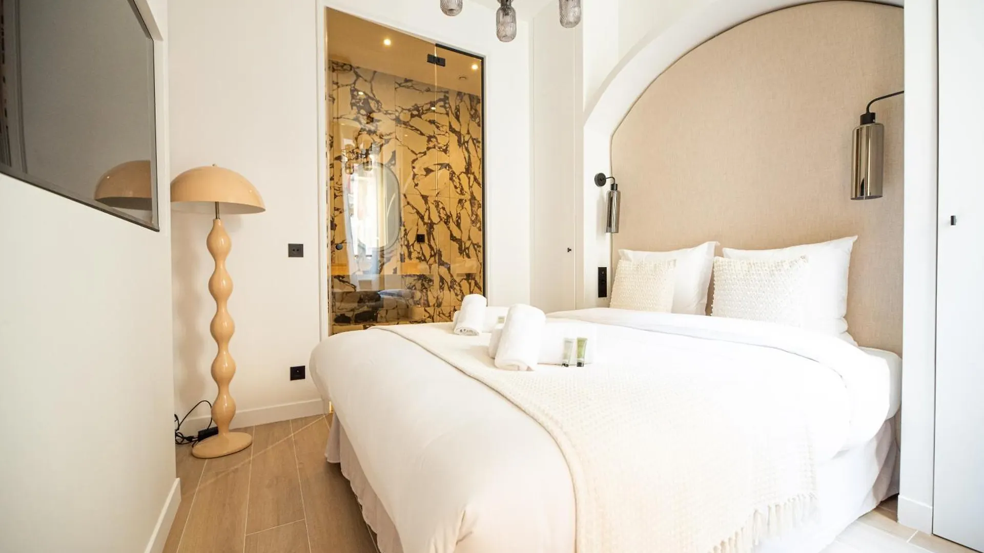 Lovely & Romantic Near Bastille Apartment *