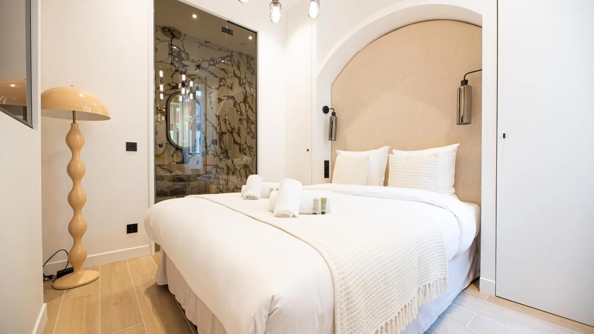Lovely & Romantic Near Bastille Apartment *