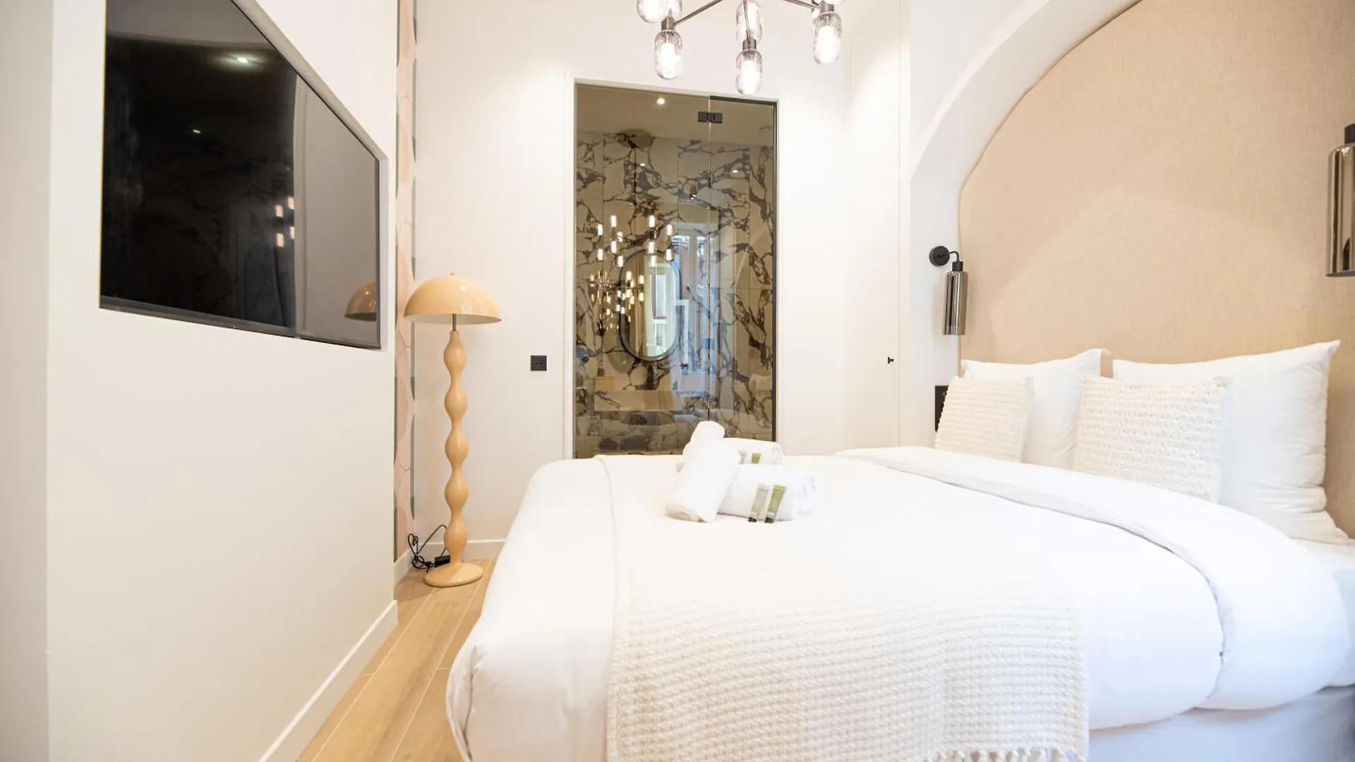 Lovely & Romantic Near Bastille דירה *